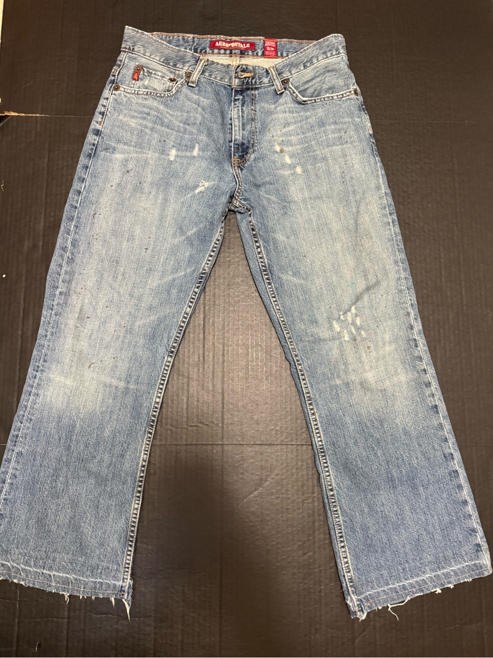 Aeropostale distressed Men's Light Blue Bootcut Jeans not stretxhy. 30x30.